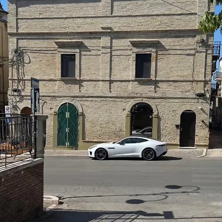 The Crispi House Отель типа 