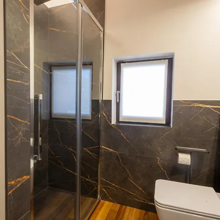 The Crispi House Васто