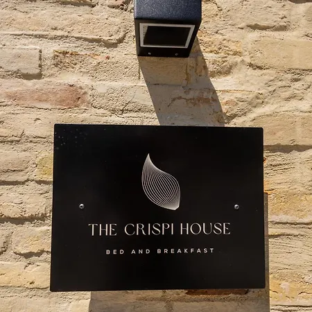 The Crispi House Отель типа 
